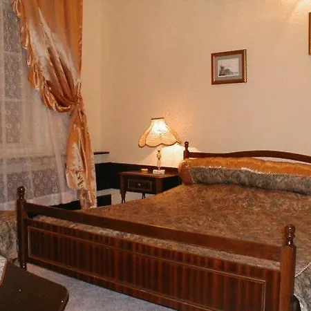 Trivia Antique 3*