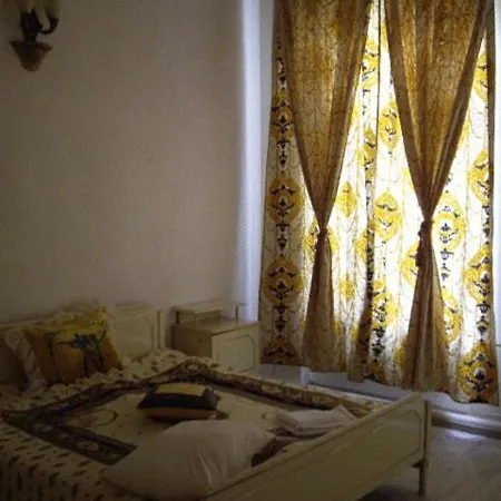 Trivia Antique 3*