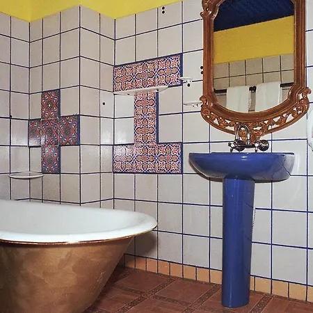 Trivia Antique ソフィア