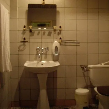 Trivia Antique ソフィア