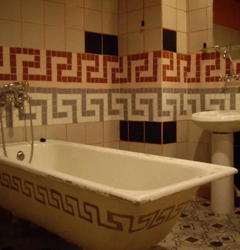 Hotel Trivia Antique